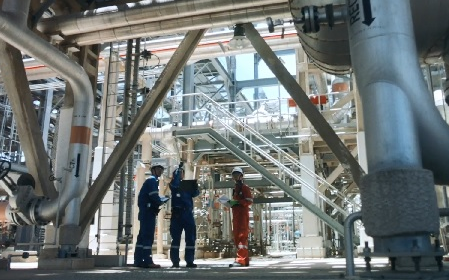 【イラン油田】油田は汲み上げを止めると「ウォーターコーニング（水が下から貯留層に浸透・上昇する現象）」が起き、岩石の孔の中に石油が永久に閉じ込められて二度と回収できなくなる