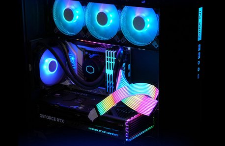 【悲報】アンチ「PC光らせるて虫なの？キミ光ってるの大好きなの？wwwwww」