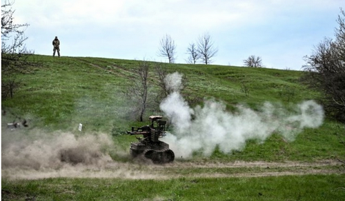 【国際】「ロボットは血を流さない」　ウクライナ軍、歩兵の代わりに無人兵器を投入　戦場で優位に