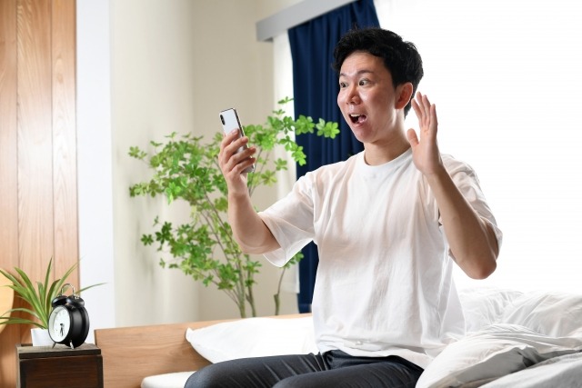 【画像】探偵なのに目立ちたがりすぎる女、発見される→