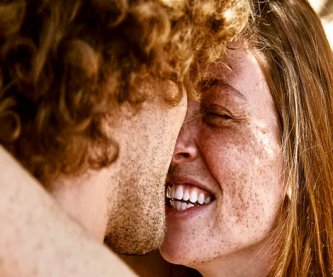 【GIGAZINE】人類は進化により「赤毛」や「明るい肌色」が増えた一方で「ハゲ」「関節リウマチ」などが減ったという研究結果