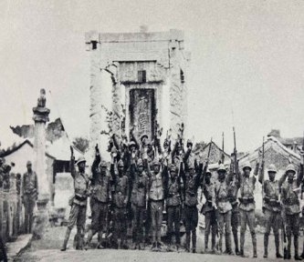 【X自動翻訳】愛国インフルエンサー「俺のじいちゃんが戦争中に中国便衣兵に撃たれて許せない」→ 一瞬で論破される