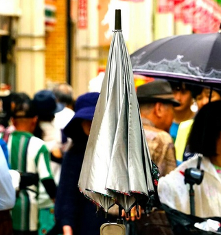 【さすべえ】「傘スタンド」もアウト？警察の呼び止め映像が波紋　メーカー「違法性なし」も大阪府警「ケースバイケースで対応」